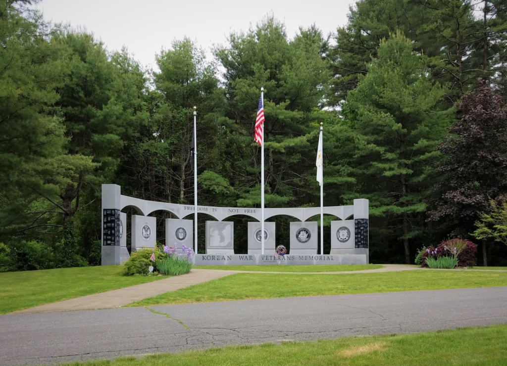 Rhode island veterans cemetery memorial day